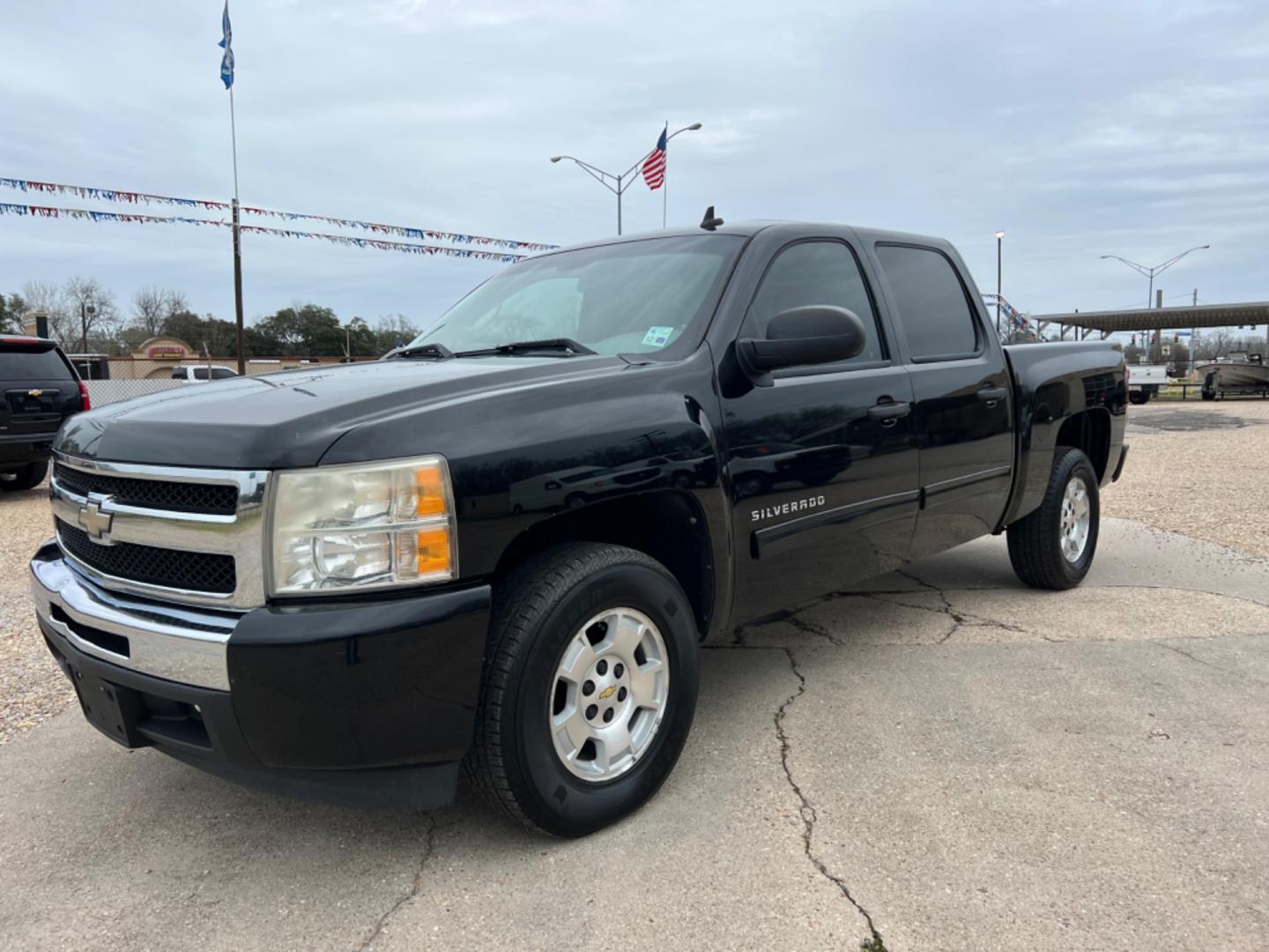 2011 Black /Black Chevrolet Silverado 1500 LS (3GCPCREA1BG) with an 4.8 V8 engine, Automatic transmission, located at 4520 Airline Hwy, Baton Rouge, LA, 70805, (225) 357-1497, 30.509325, -91.145432 - 2011 Chevy Silverado Crew Cab 4.8 V8 Gas, 215K Miles, Power Windows, Locks & Mirrors, Tow Pkg. Transmission Just Rebuilt (1 Year Warranty). NO IN HOUSE FINANCING. FOR INFO PLEASE CONTACT JEFF AT 225 357-1497 CHECK OUT OUR A+ RATING WITH THE BETTER BUSINESS BUREAU WE HAVE BEEN A FAMILY OWNED AND OPE - Photo#0